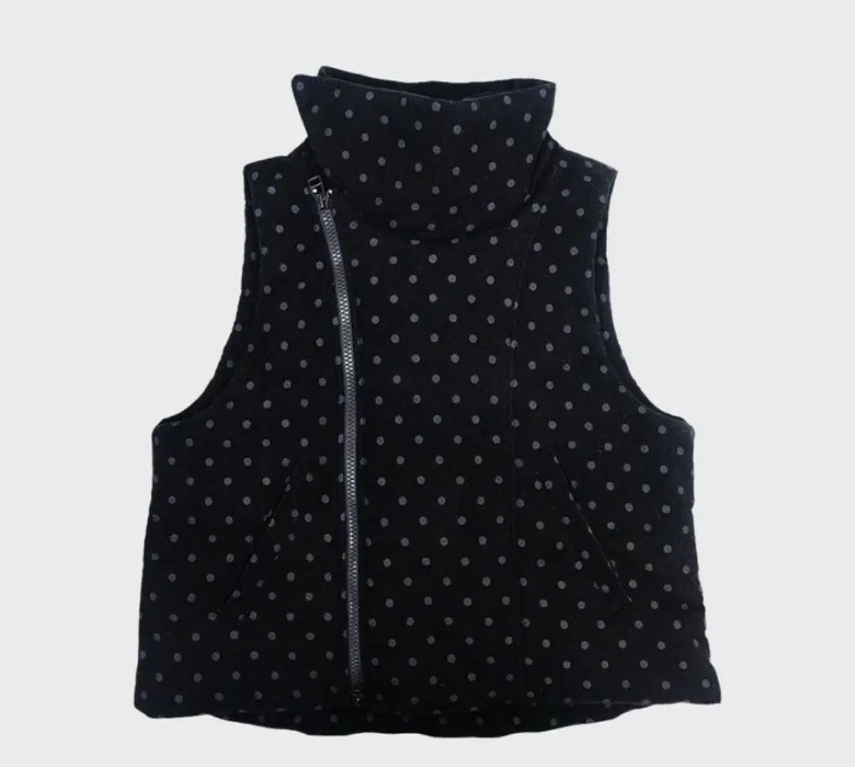 더뮤지엄비지터 도트 베스트 dot vest